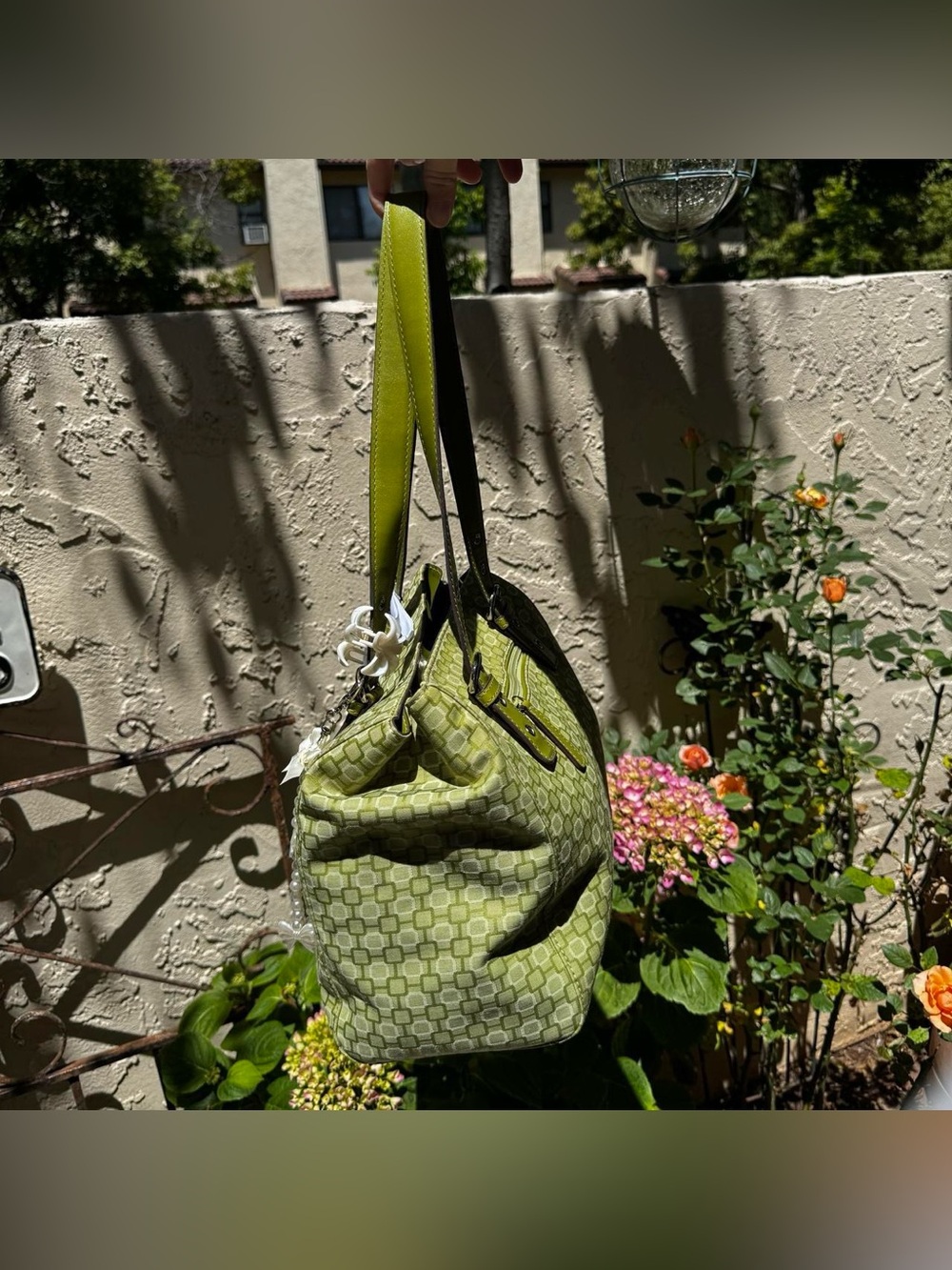 Adorable Lime Green Nine West Shoulder Bag - Picture 5 of 8